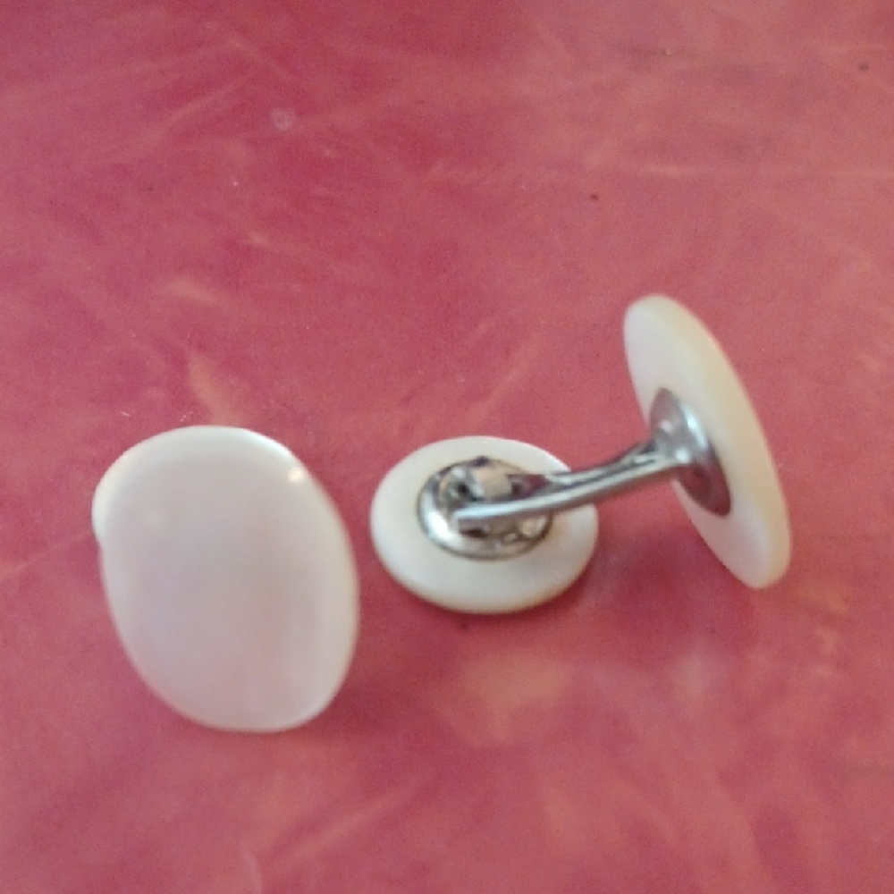 Elegant Vintage White Mother Of Pearl Cufflinks